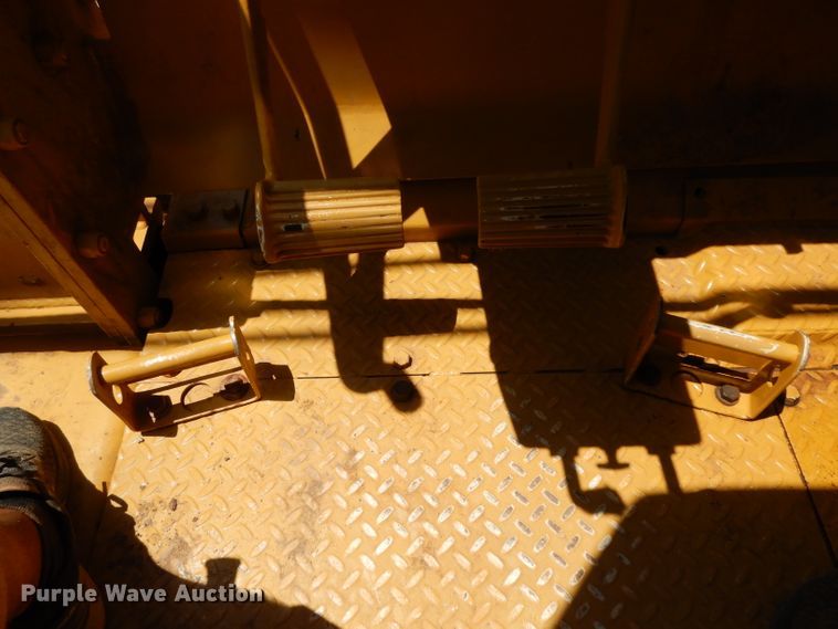 image for item DH0944 1982 Caterpillar D8K  pipelayer