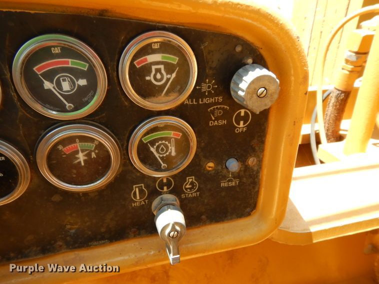 image for item DH0944 1982 Caterpillar D8K  pipelayer