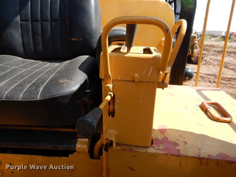 image for item DH0945 1982 Caterpillar D8K  pipelayer