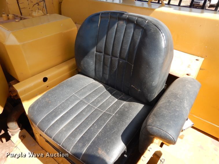 image for item DH0945 1982 Caterpillar D8K  pipelayer