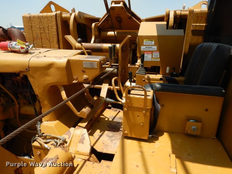 image for item DH0946 1977 Caterpillar D8K  pipelayer