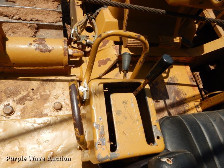 image for item DH0946 1977 Caterpillar D8K  pipelayer