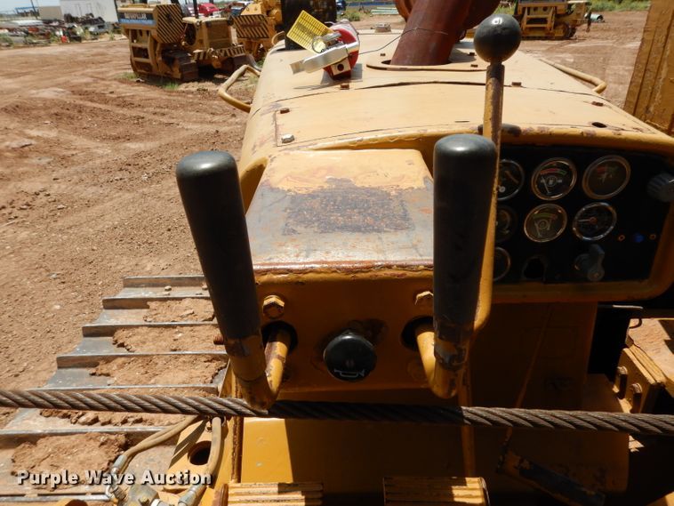 image for item DH0946 1977 Caterpillar D8K  pipelayer