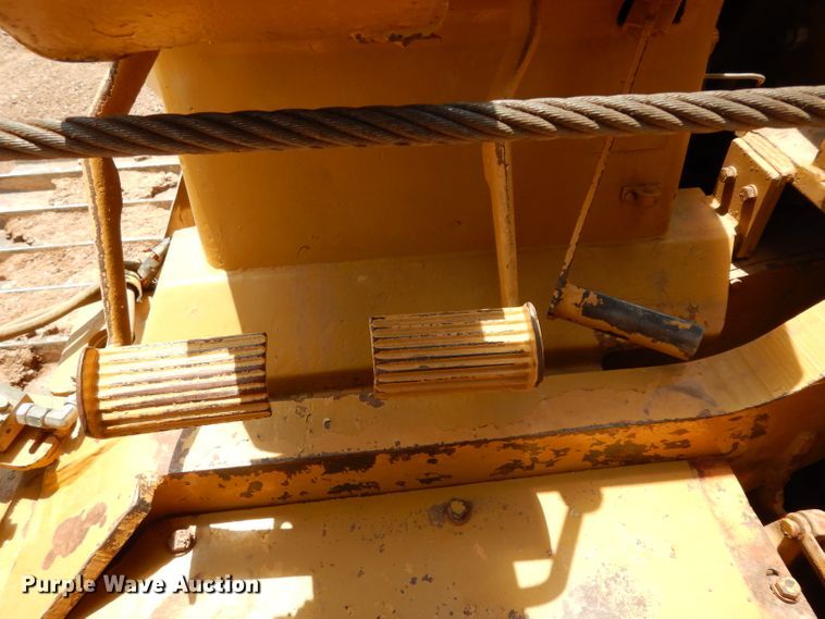 image for item DH0946 1977 Caterpillar D8K  pipelayer