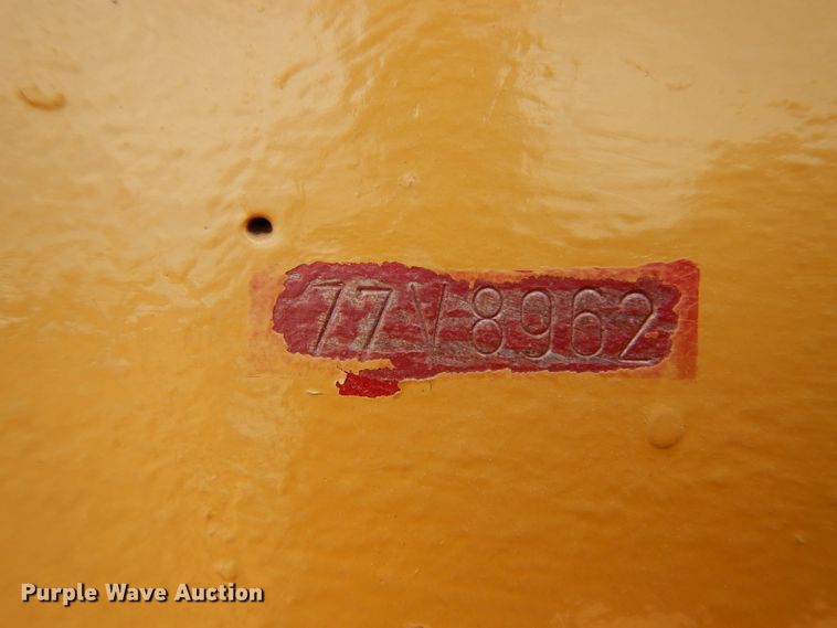 image for item DH0946 1977 Caterpillar D8K  pipelayer