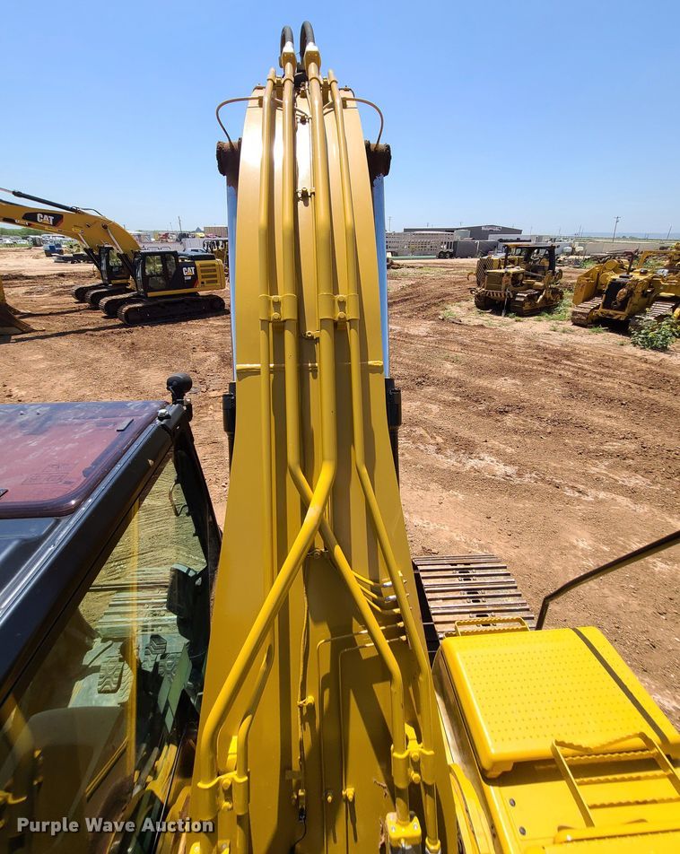 image for item DH0947 2018 Caterpillar 330FL  excavator