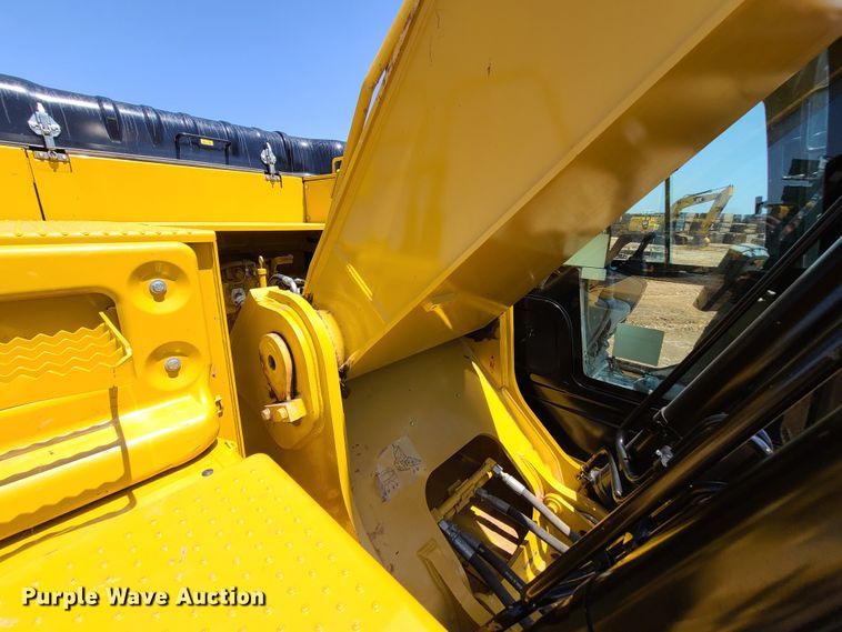 image for item DH0947 2018 Caterpillar 330FL  excavator