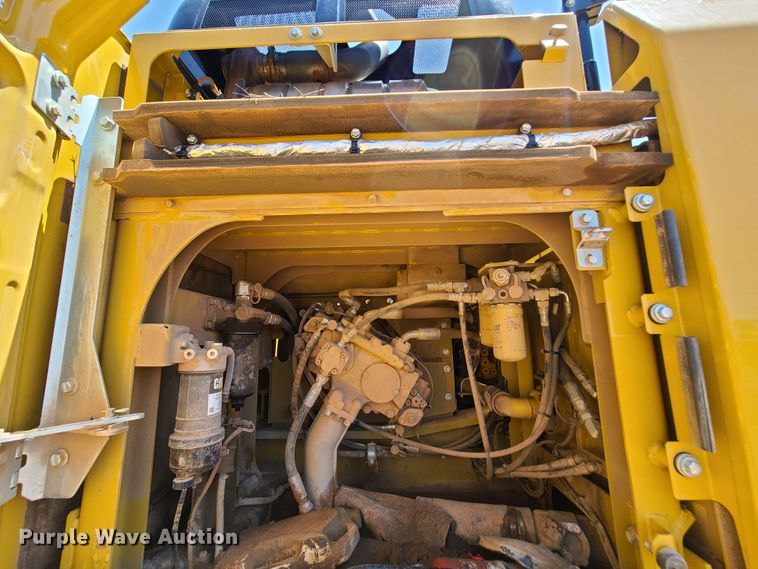 image for item DH0947 2018 Caterpillar 330FL  excavator