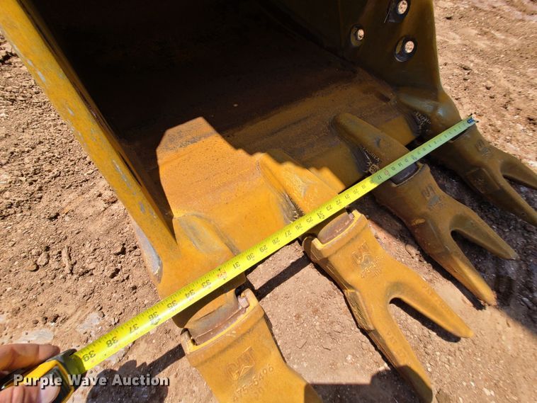 image for item DH0947 2018 Caterpillar 330FL  excavator