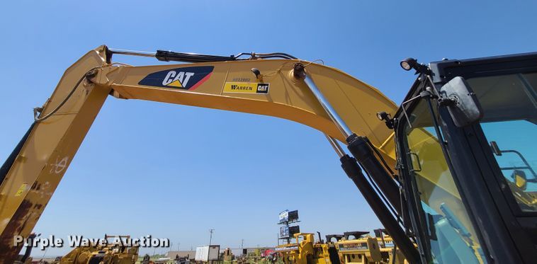 image for item DH0947 2018 Caterpillar 330FL  excavator