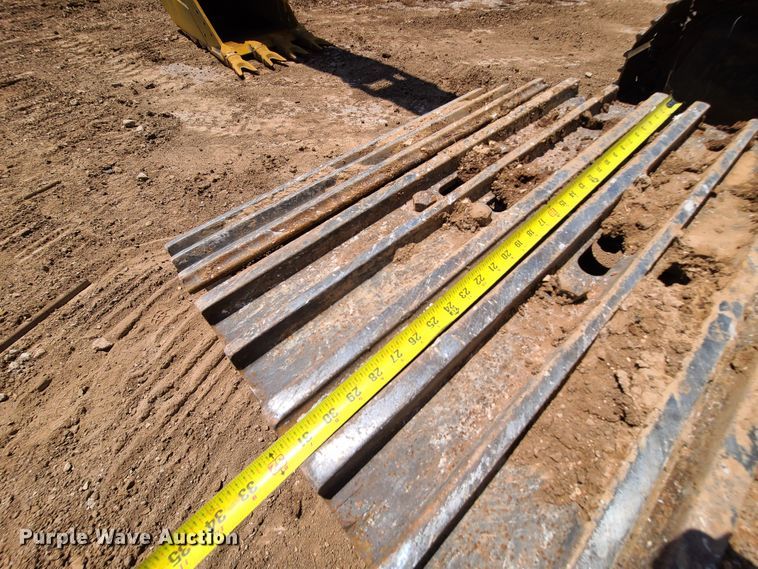 image for item DH0947 2018 Caterpillar 330FL  excavator