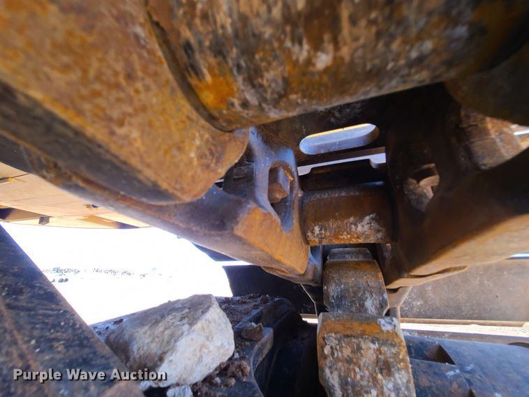 image for item DH0947 2018 Caterpillar 330FL  excavator