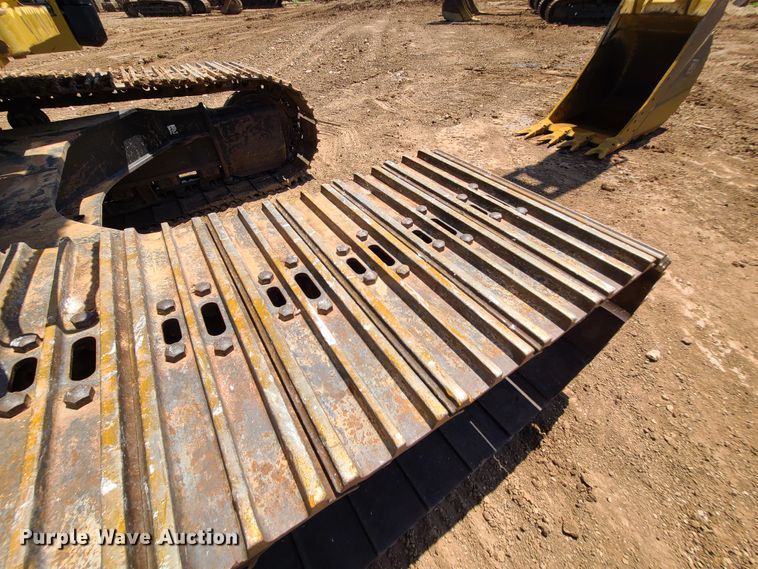 image for item DH0947 2018 Caterpillar 330FL  excavator