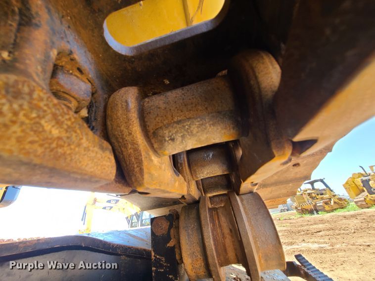 image for item DH0947 2018 Caterpillar 330FL  excavator