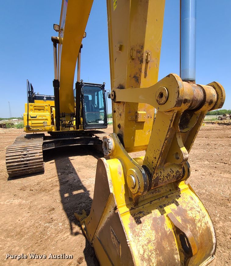 image for item DH0947 2018 Caterpillar 330FL  excavator
