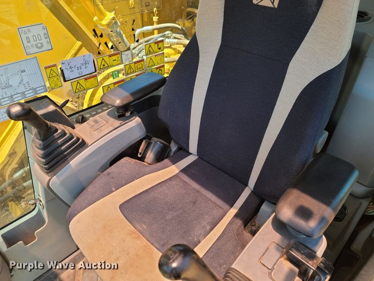 image for item DH0948 2018 Caterpillar 330FL  excavator