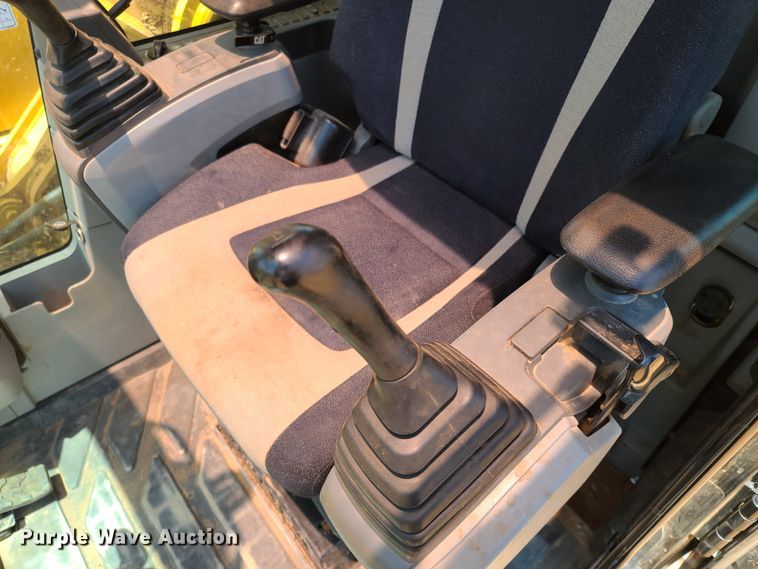 image for item DH0948 2018 Caterpillar 330FL  excavator