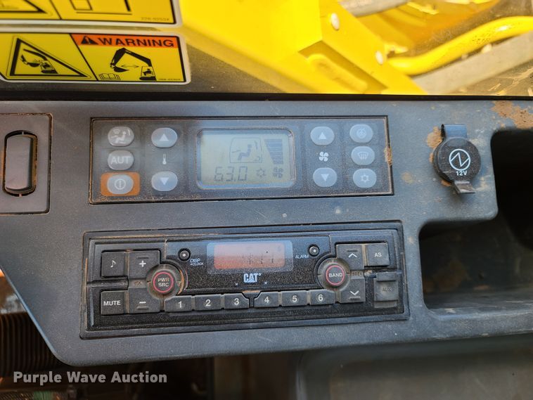 image for item DH0948 2018 Caterpillar 330FL  excavator