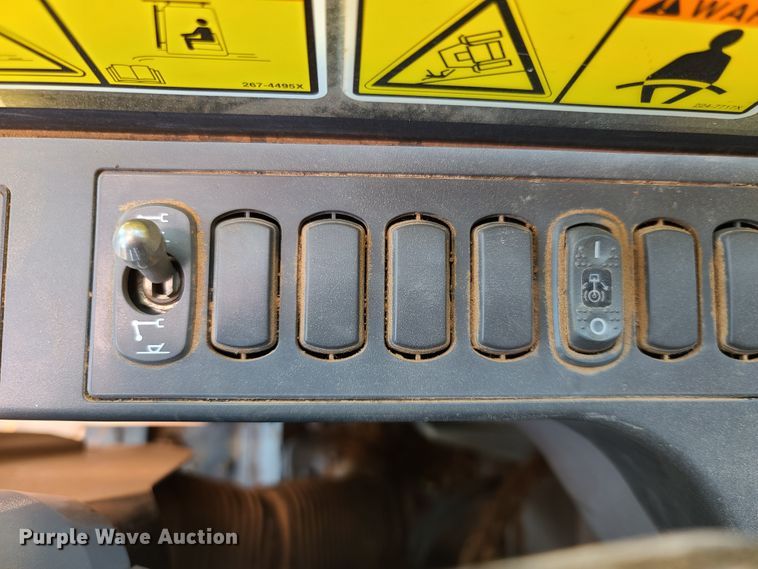 image for item DH0948 2018 Caterpillar 330FL  excavator