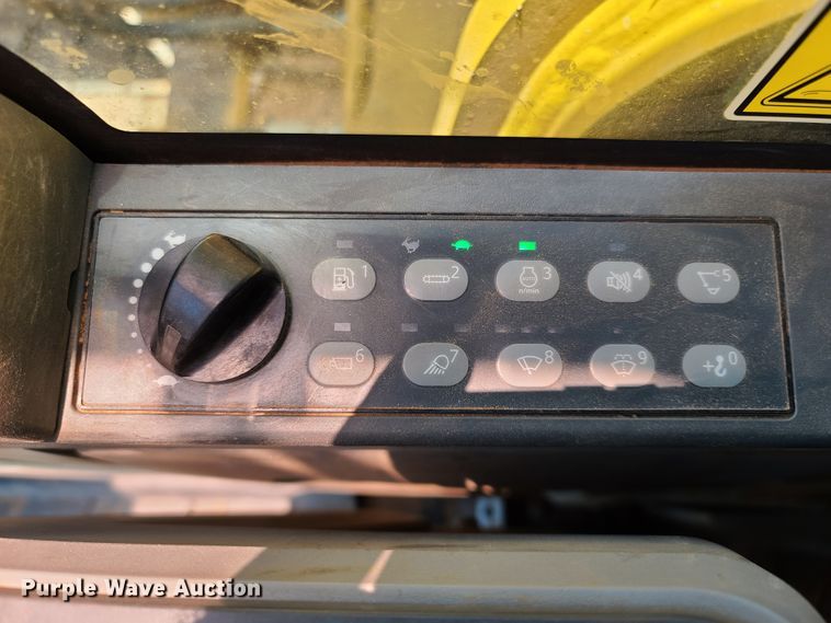 image for item DH0948 2018 Caterpillar 330FL  excavator