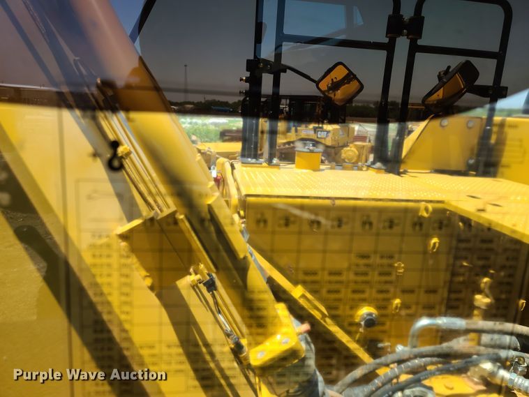 image for item DH0948 2018 Caterpillar 330FL  excavator