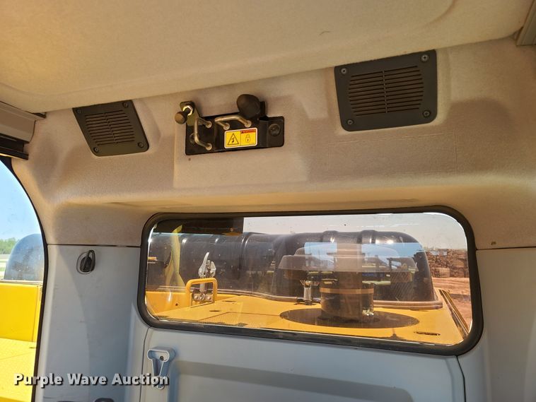 image for item DH0948 2018 Caterpillar 330FL  excavator