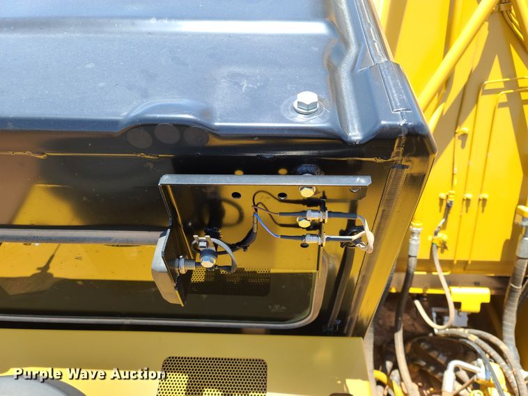 image for item DH0948 2018 Caterpillar 330FL  excavator