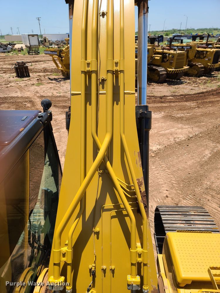 image for item DH0948 2018 Caterpillar 330FL  excavator