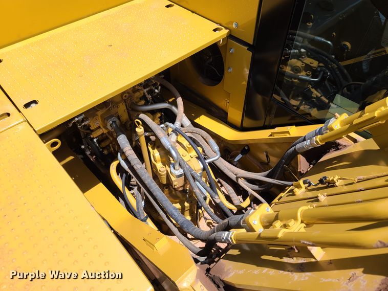 image for item DH0948 2018 Caterpillar 330FL  excavator