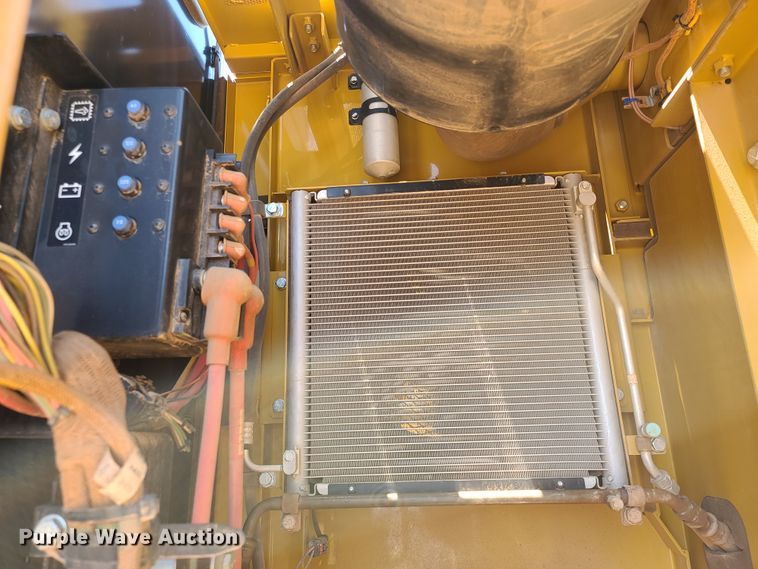 image for item DH0948 2018 Caterpillar 330FL  excavator