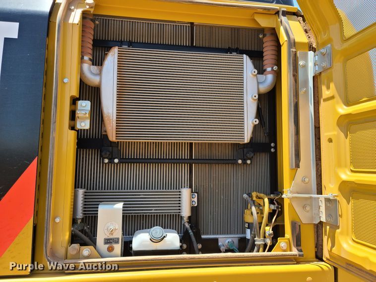 image for item DH0948 2018 Caterpillar 330FL  excavator