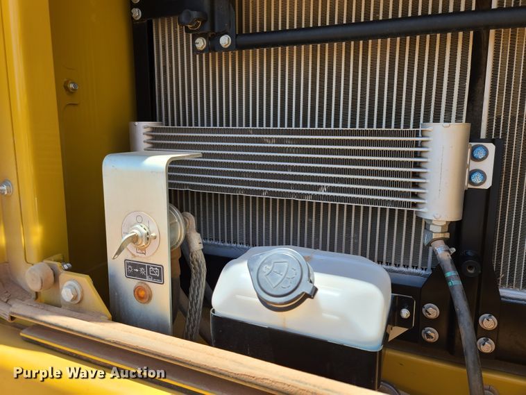 image for item DH0948 2018 Caterpillar 330FL  excavator