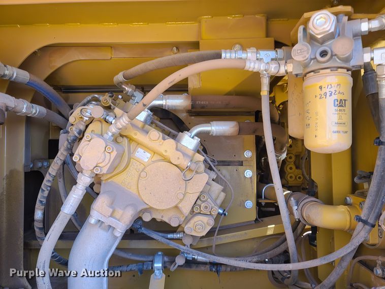 image for item DH0948 2018 Caterpillar 330FL  excavator