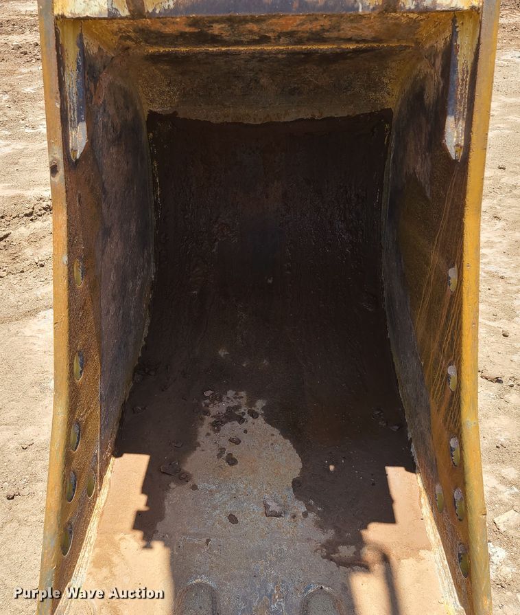 image for item DH0948 2018 Caterpillar 330FL  excavator