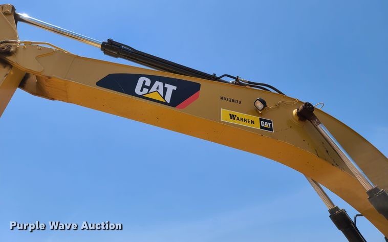 image for item DH0948 2018 Caterpillar 330FL  excavator
