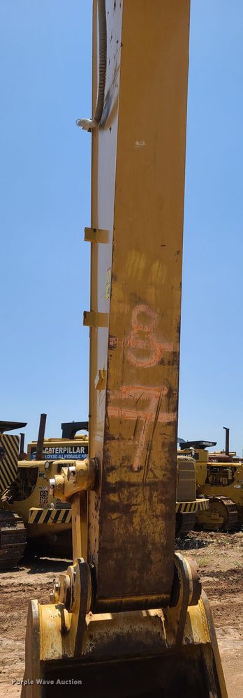 image for item DH0948 2018 Caterpillar 330FL  excavator