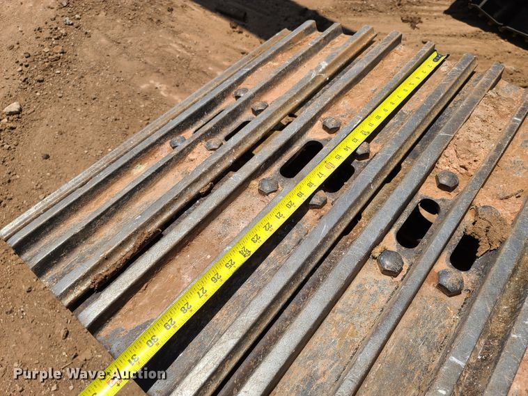 image for item DH0948 2018 Caterpillar 330FL  excavator