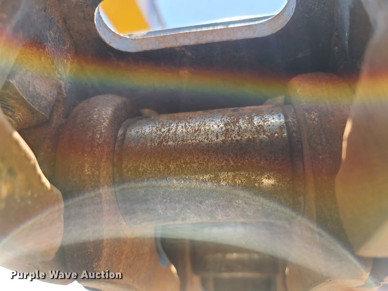 image for item DH0948 2018 Caterpillar 330FL  excavator