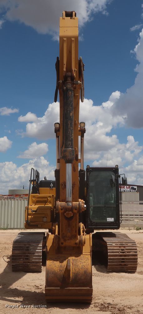image for item DH0949 2018 Caterpillar 330FL  excavator