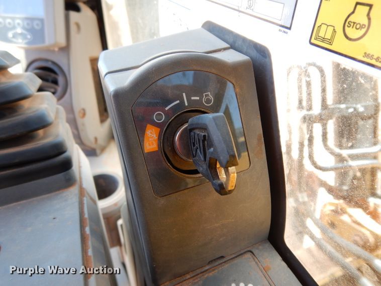 image for item DH0949 2018 Caterpillar 330FL  excavator