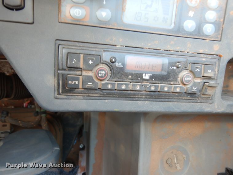 image for item DH0949 2018 Caterpillar 330FL  excavator