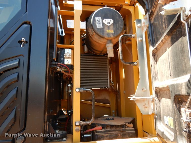 image for item DH0949 2018 Caterpillar 330FL  excavator