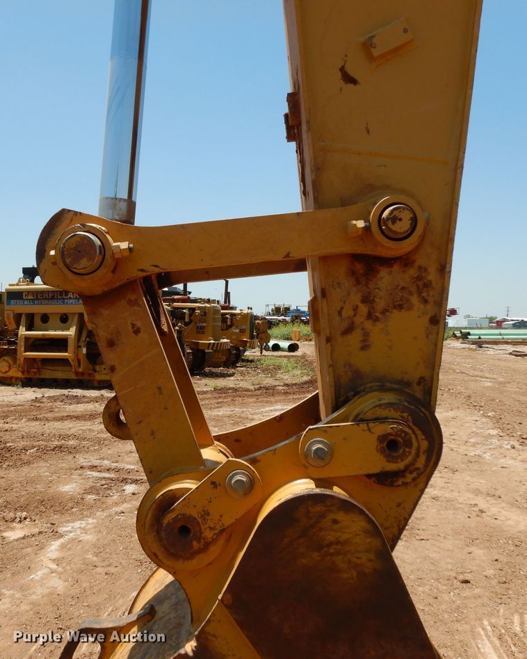 image for item DH0949 2018 Caterpillar 330FL  excavator