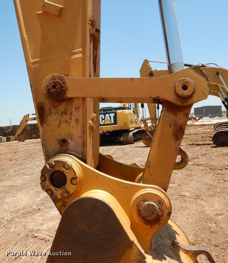 image for item DH0949 2018 Caterpillar 330FL  excavator