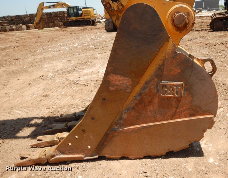 image for item DH0949 2018 Caterpillar 330FL  excavator