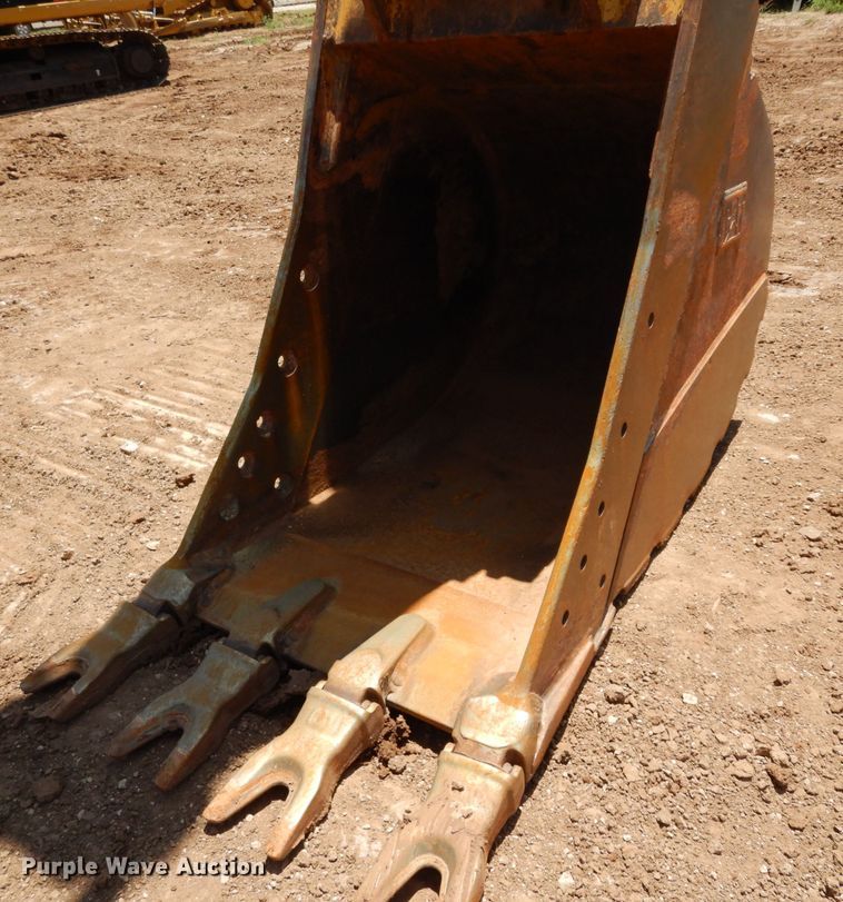 image for item DH0949 2018 Caterpillar 330FL  excavator