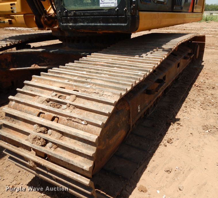 image for item DH0949 2018 Caterpillar 330FL  excavator