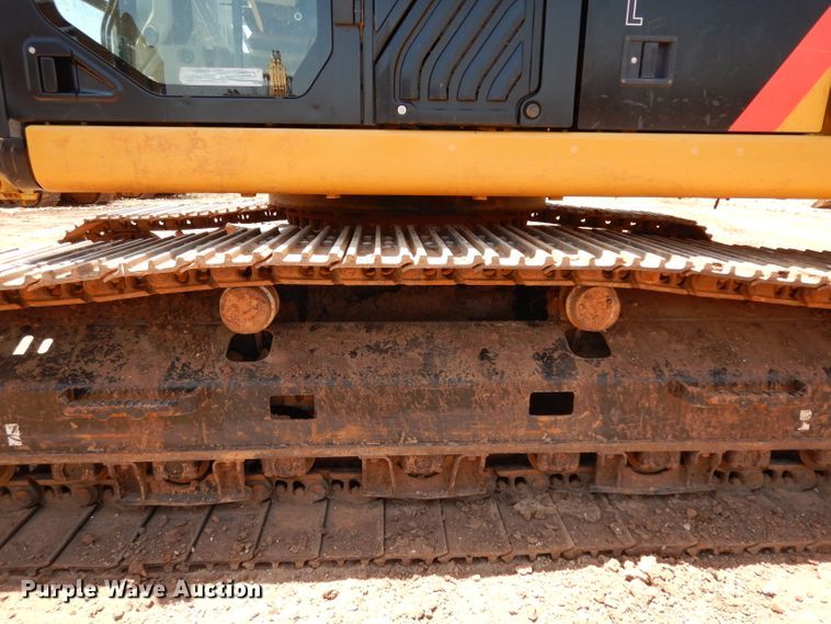 image for item DH0949 2018 Caterpillar 330FL  excavator