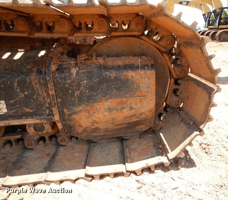 image for item DH0949 2018 Caterpillar 330FL  excavator