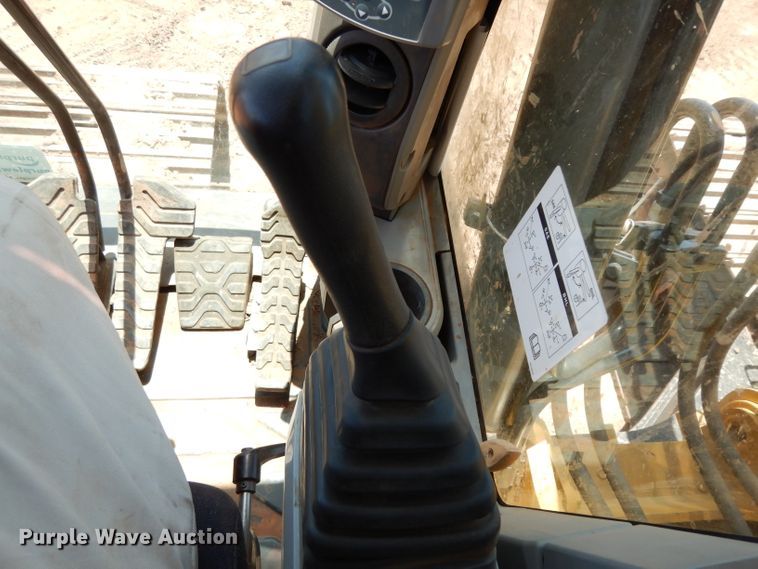 image for item DH0950 2018 Caterpillar 330FL  excavator